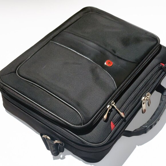 Wenger Swiss Gear Laptop Travel Carry On Briefcase Bag Notebook 16โ - Used - Picture 8 of 8